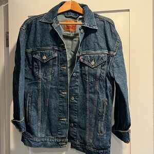 Levi’s denim jacket size xs.  Like new condition